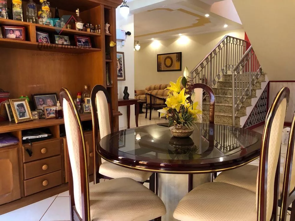 Casa à venda com 4 quartos, 350m² - Foto 4