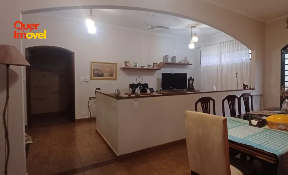 Casa, 3 quartos, 220 m² - Foto 1