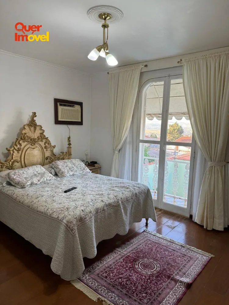 Casa, 4 quartos, 306 m² - Foto 1