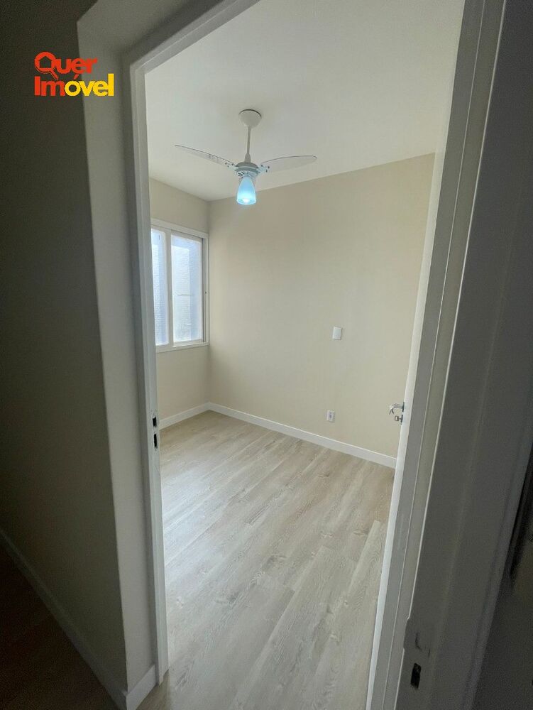 Apartamento à venda com 3 quartos, 67m² - Foto 2