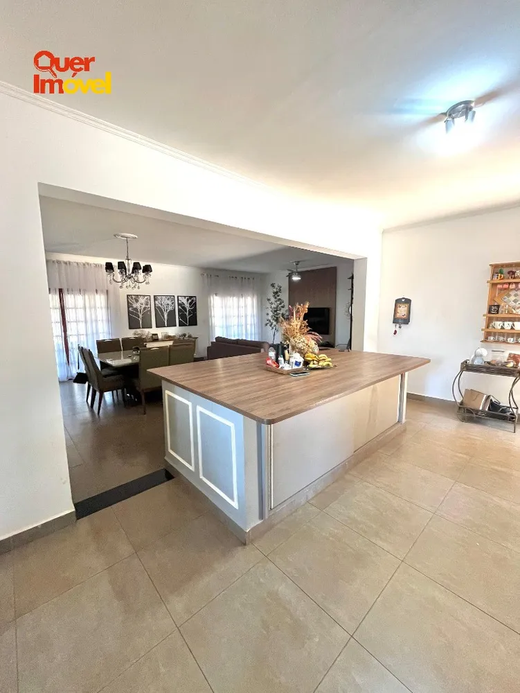 Chácara, 3 quartos, 2600 m² - Foto 1