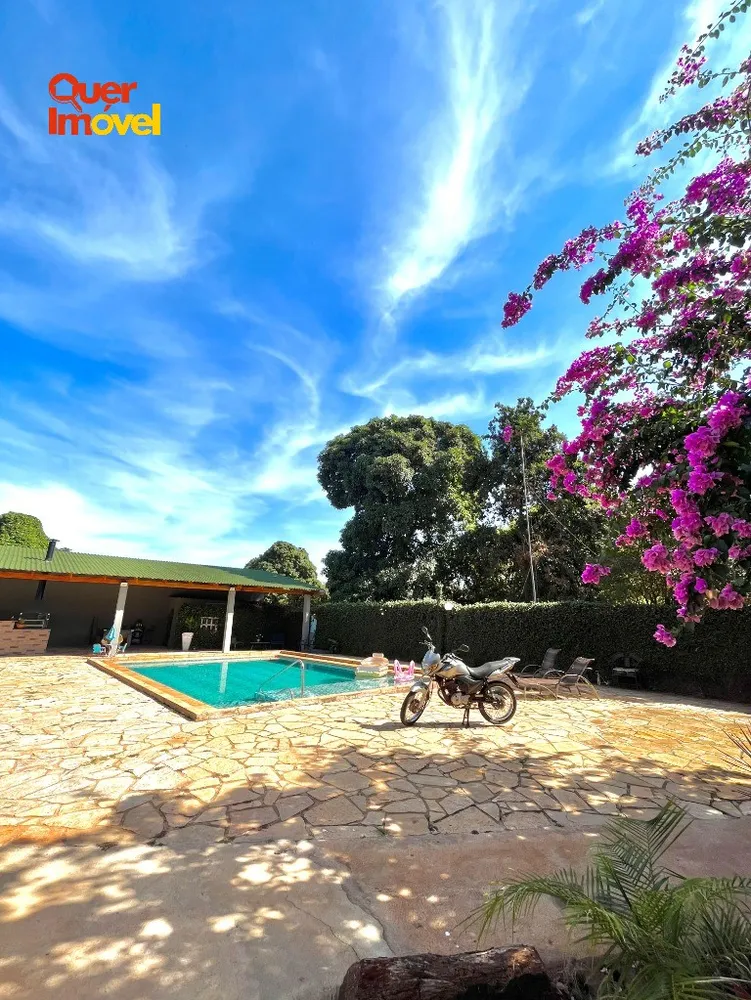Chácara, 3 quartos, 2600 m² - Foto 1