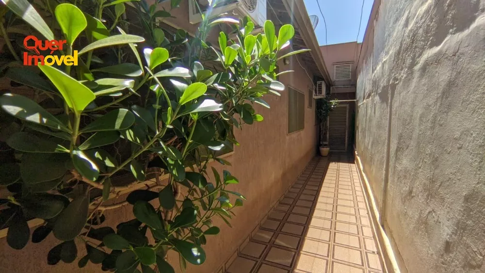 Casa, 4 quartos, 215 m² - Foto 2