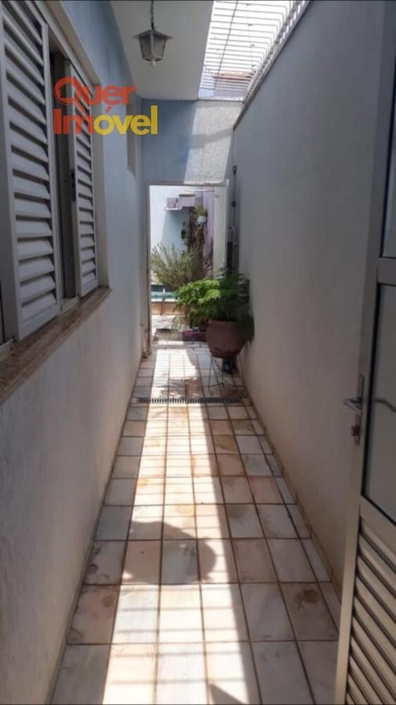 Casa à venda com 3 quartos, 230m² - Foto 3