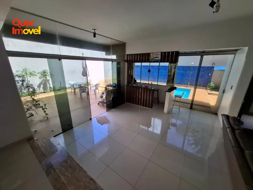 Casa, 5 quartos, 238 m² - Foto 1