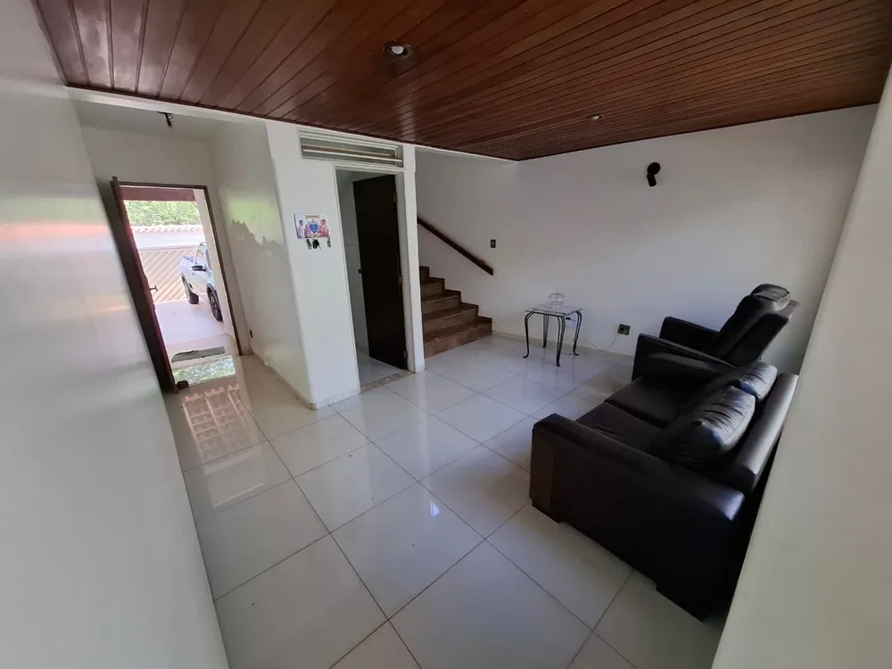 Casa, 5 quartos, 238 m² - Foto 2
