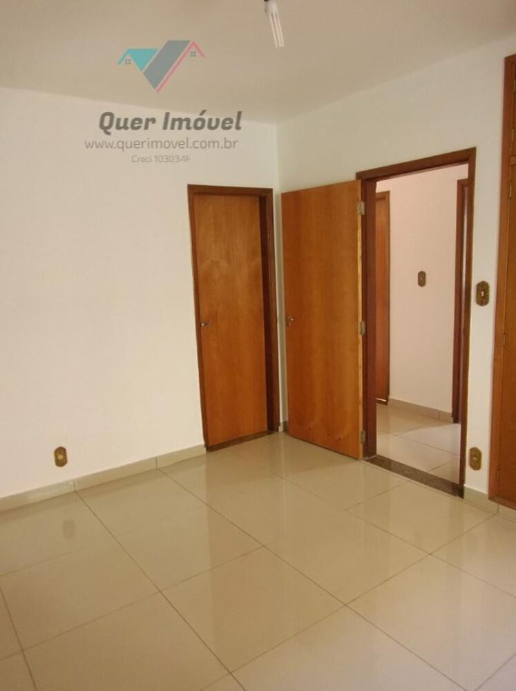 Casa, 4 quartos, 245 m² - Foto 2