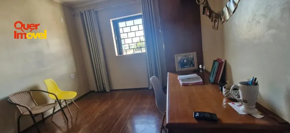 Casa, 4 quartos, 249 m² - Foto 2