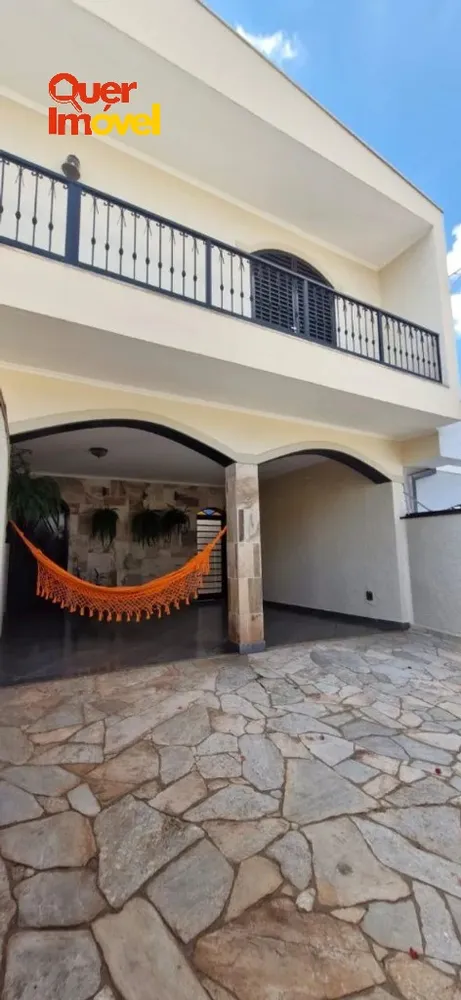 Casa, 4 quartos, 249 m² - Foto 2