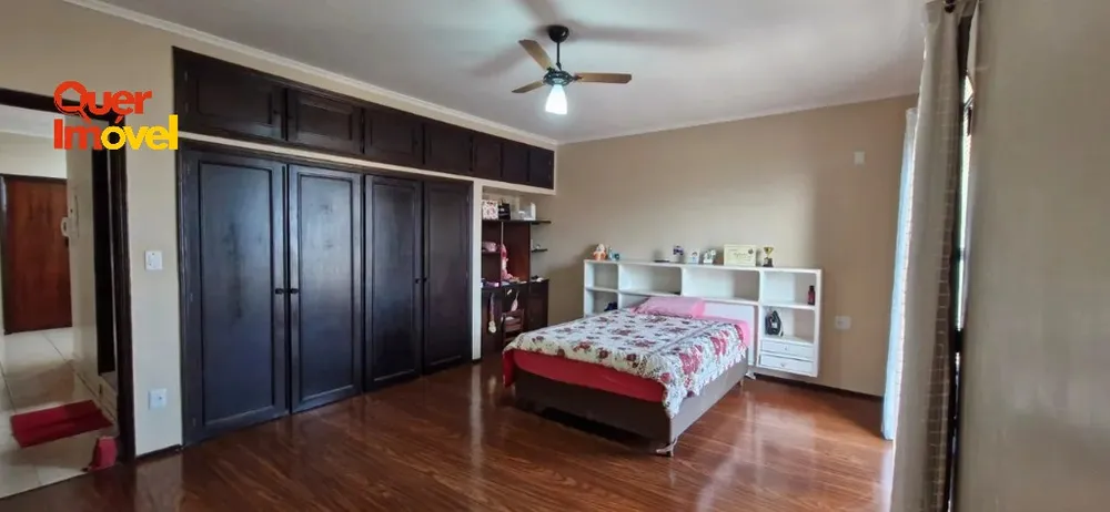Casa, 4 quartos, 249 m² - Foto 3