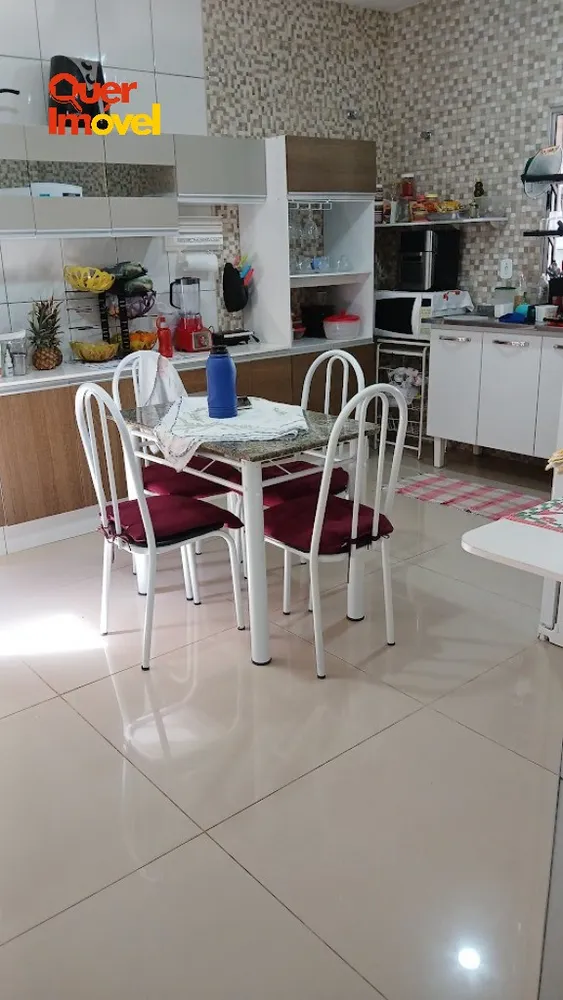Casa, 5 quartos, 130 m² - Foto 1