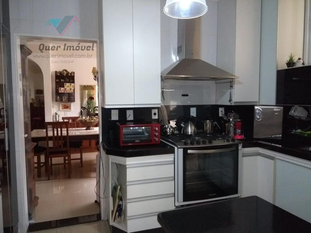 Casa de Condomínio à venda com 4 quartos, 320m² - Foto 2