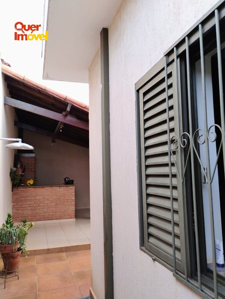 Casa, 3 quartos, 237 m² - Foto 1