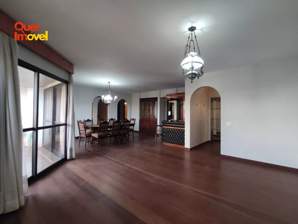 Apartamento à venda com 4 quartos, 215m² - Foto 2