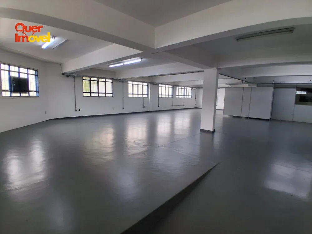 Loja-Salão, 2700 m² - Foto 1