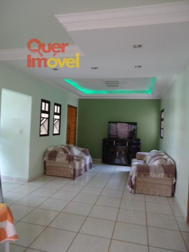 Casa à venda com 3 quartos, 159m² - Foto 1