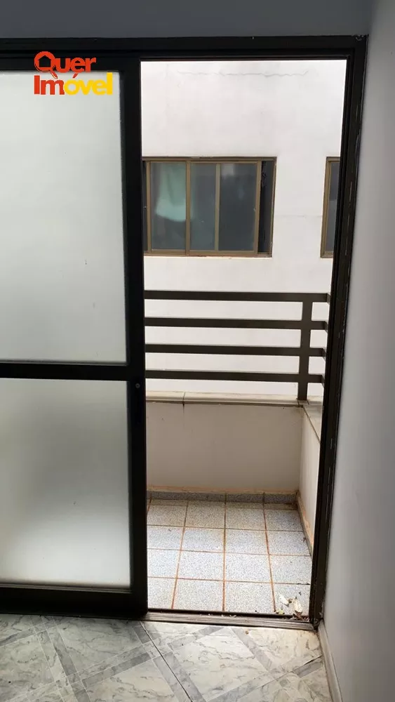 Apartamento à venda com 2 quartos, 67m² - Foto 3