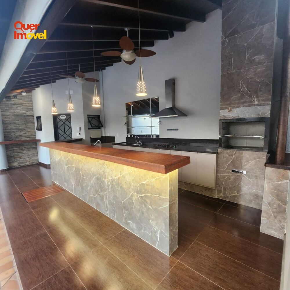 Casa, 3 quartos, 370 m² - Foto 1