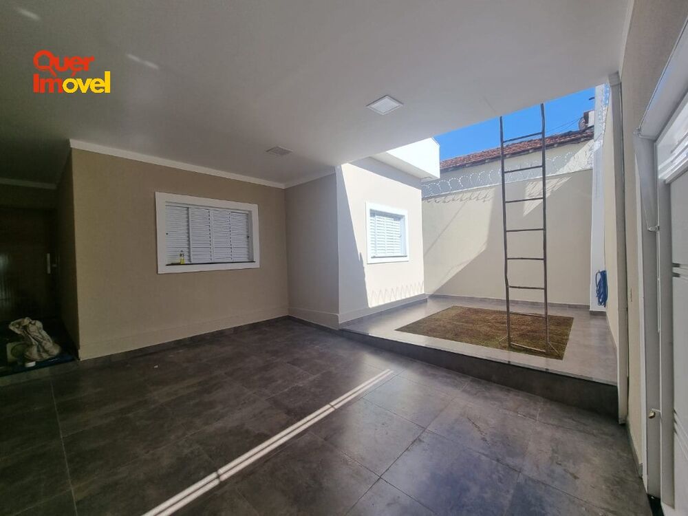 Casa à venda com 3 quartos, 150m² - Foto 1