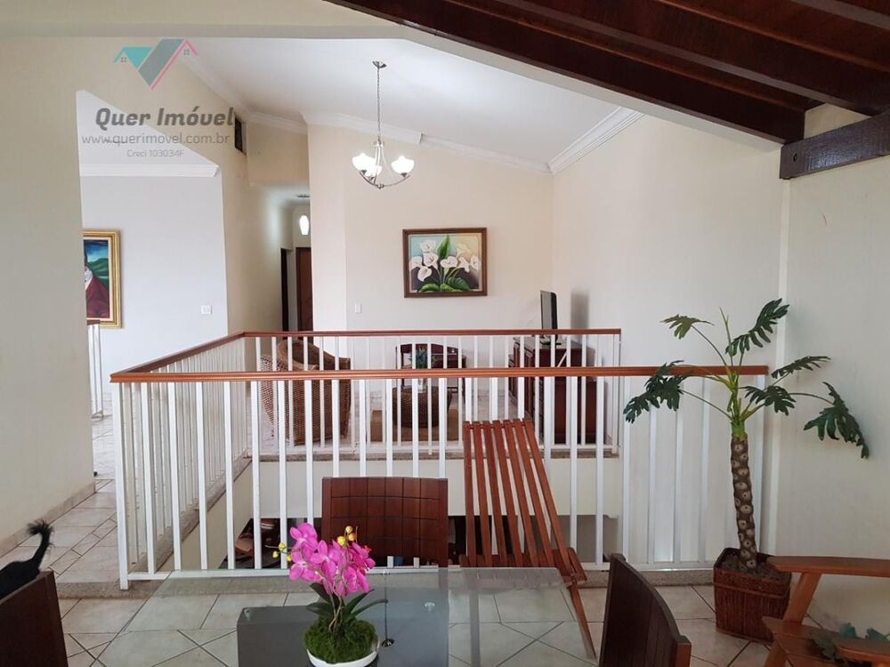 Casa à venda com 4 quartos, 280m² - Foto 1