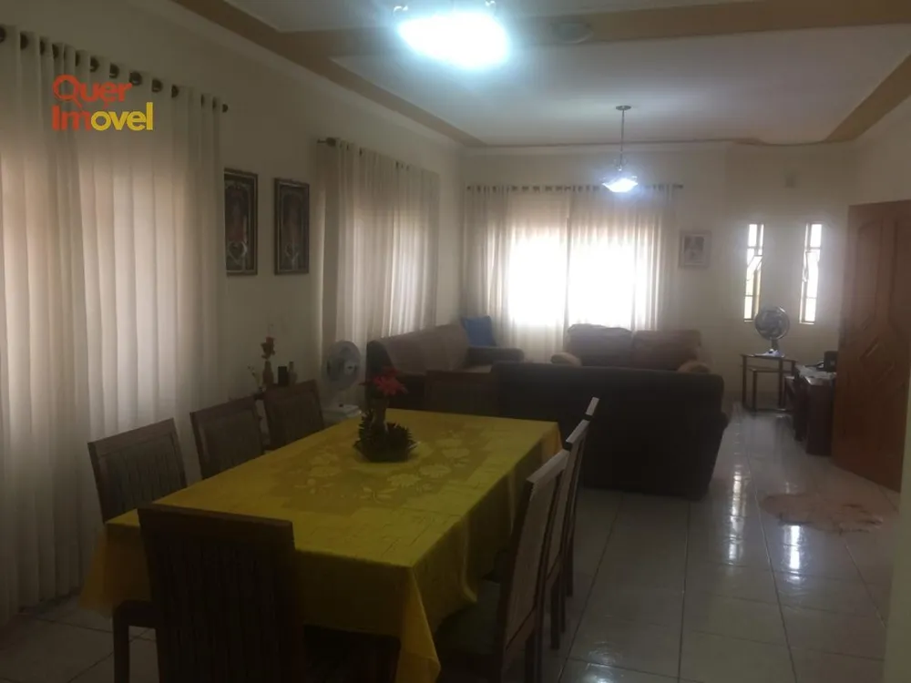 Casa, 3 quartos, 249 m² - Foto 2