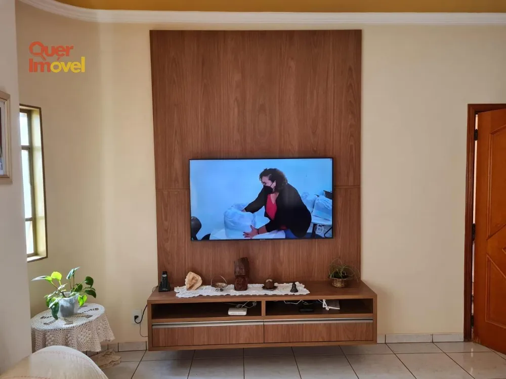 Casa, 3 quartos, 249 m² - Foto 1