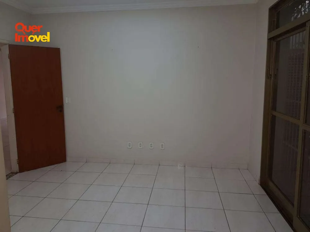 Casa, 4 quartos, 270 m² - Foto 4