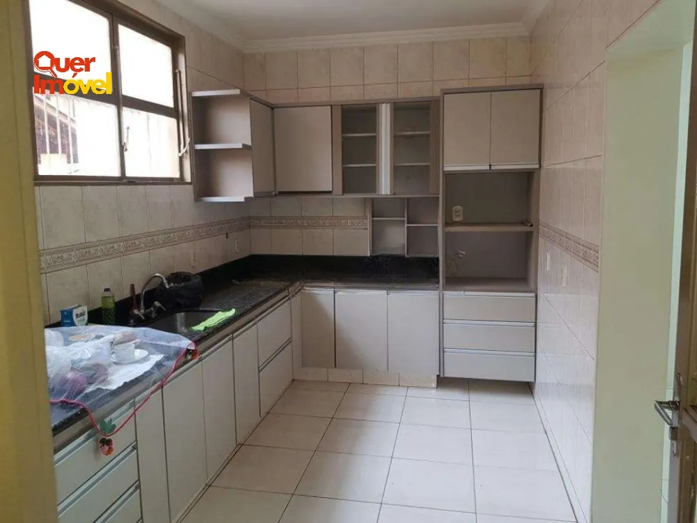 Casa, 4 quartos, 270 m² - Foto 3