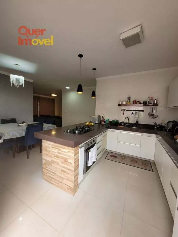 Casa, 5 quartos, 230 m² - Foto 2