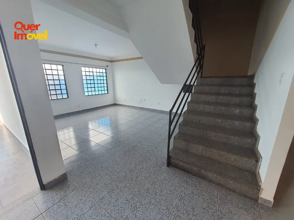 Casa, 5 quartos, 250 m² - Foto 2