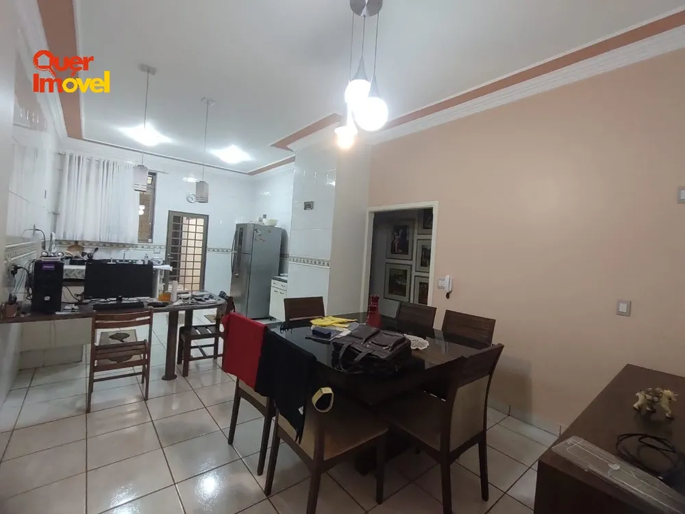 Casa, 3 quartos, 237 m² - Foto 4