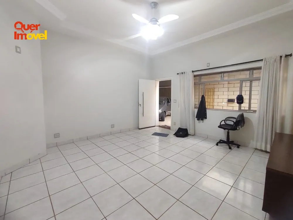 Casa, 3 quartos, 237 m² - Foto 1