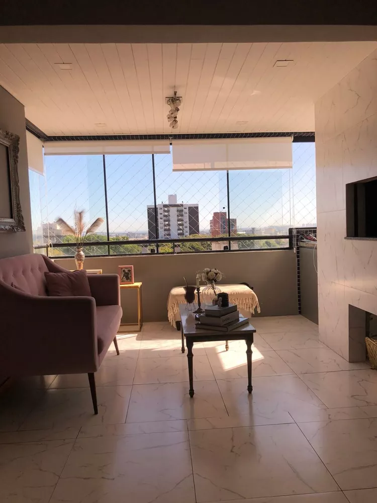 Apartamento à venda com 3 quartos, 96m² - Foto 1