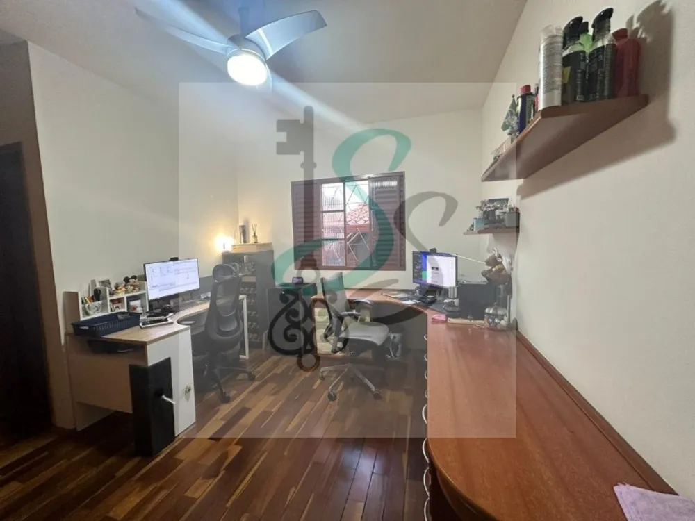 Casa, 4 quartos, 213 m² - Foto 1