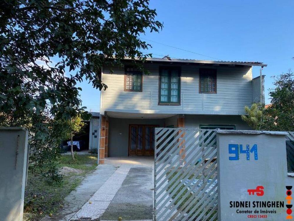 Casa à venda com 7 quartos, 160m² - Foto 2