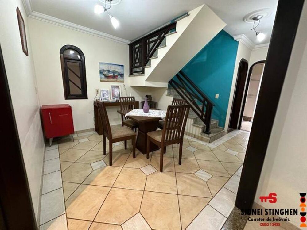 Casa, 3 quartos, 185 m² - Foto 2