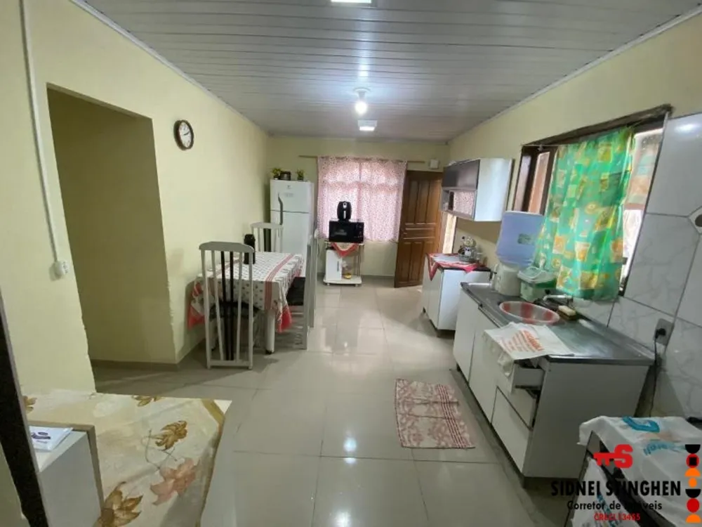Casa, 6 quartos, 130 m² - Foto 1