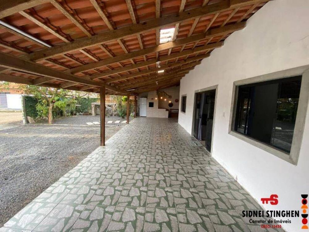 Casa à venda com 3 quartos, 144m² - Foto 1