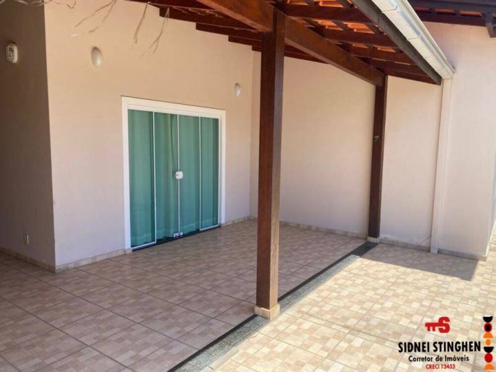 Casa à venda com 3 quartos, 170m² - Foto 1