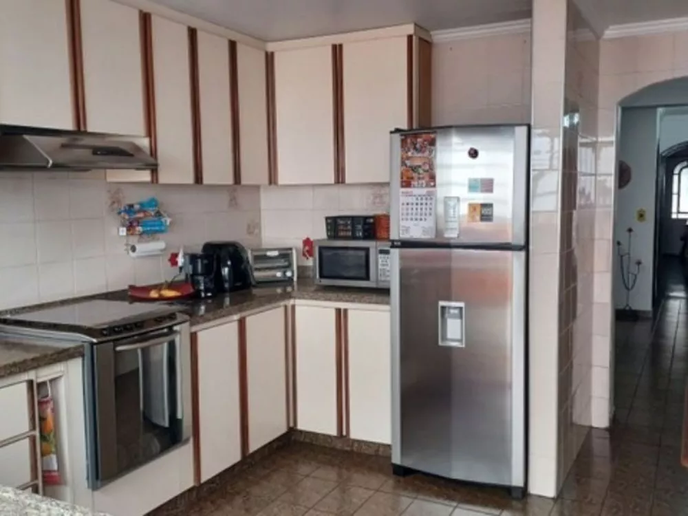 Casa, 3 quartos, 215 m² - Foto 1