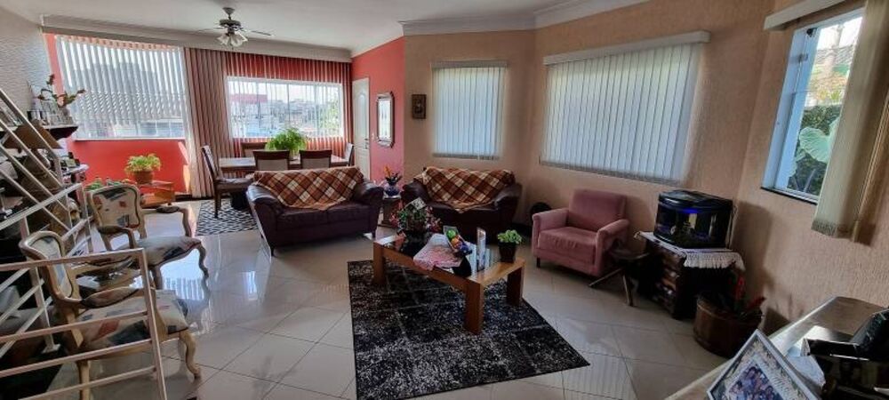 Casa, 3 quartos, 225 m² - Foto 1