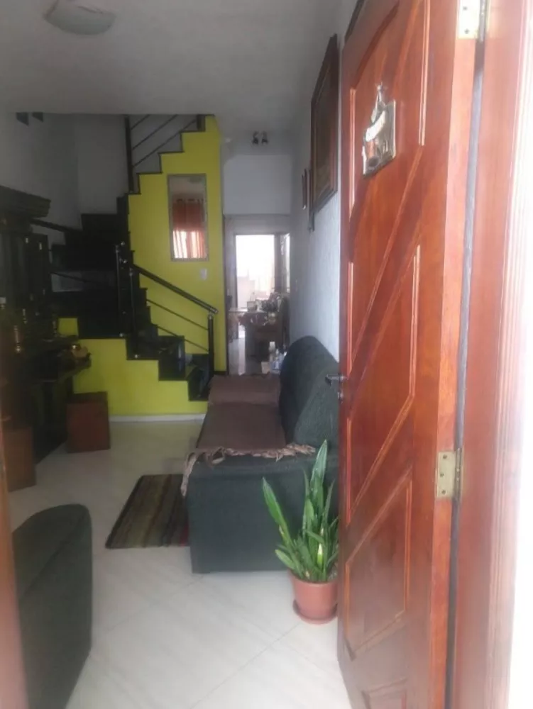 Casa à venda com 2 quartos, 58m² - Foto 1