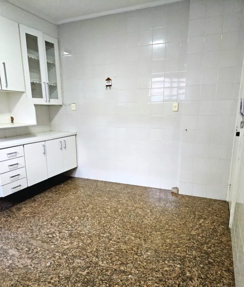 Apartamento à venda com 3 quartos, 148m² - Foto 2