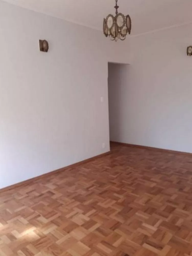 Casa à venda com 2 quartos, 105m² - Foto 2