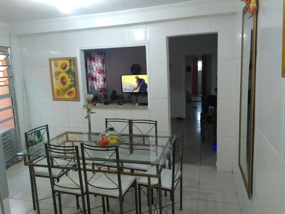 Casa, 2 quartos, 210 m² - Foto 1