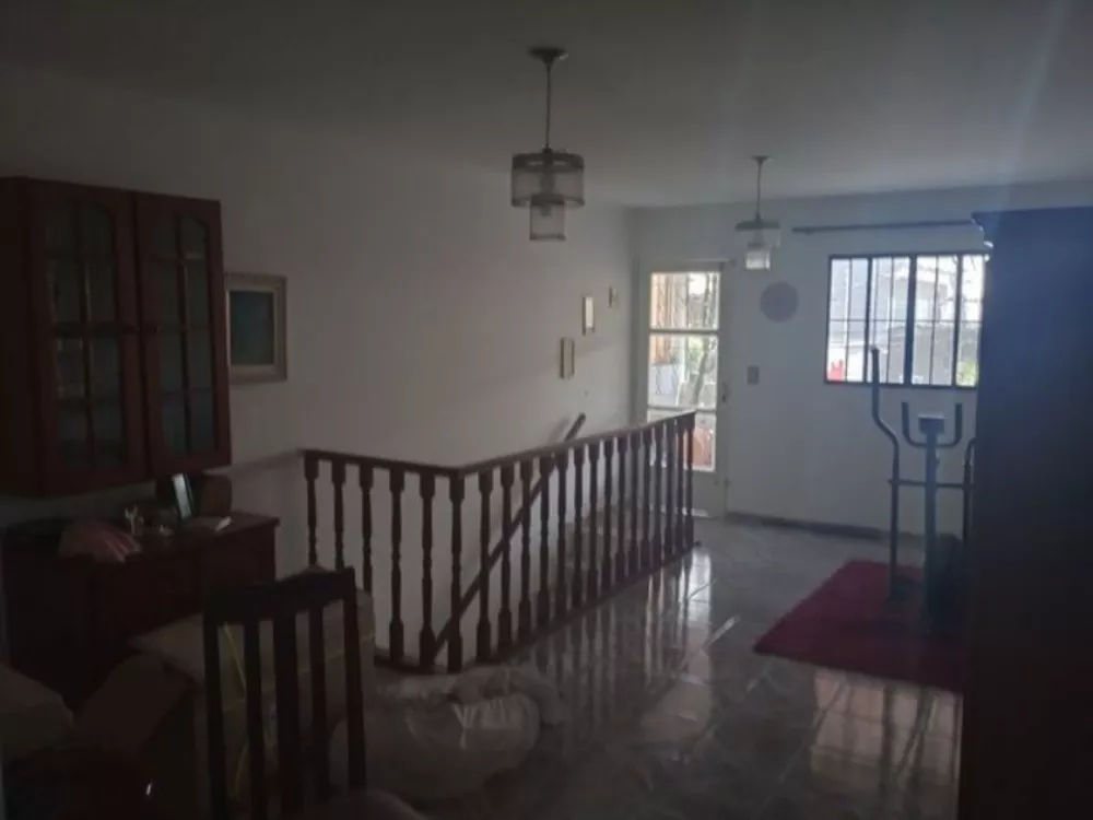 Casa à venda com 3 quartos, 200m² - Foto 3