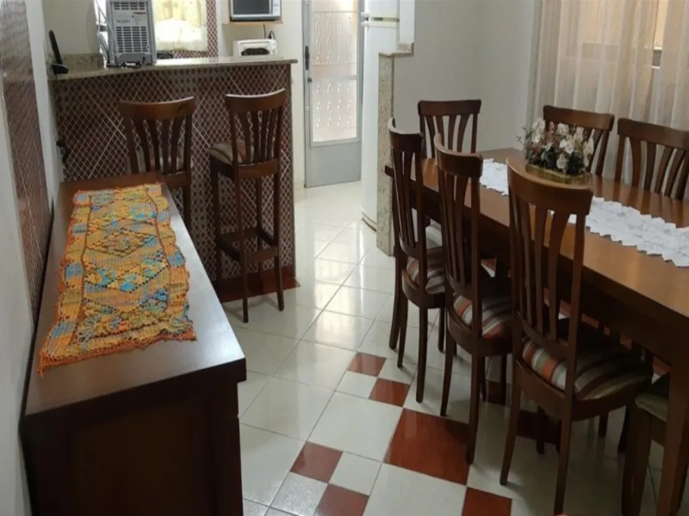 Casa, 3 quartos, 220 m² - Foto 2
