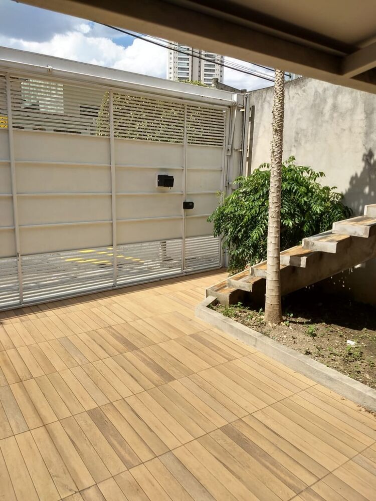Casa à venda com 2 quartos, 150m² - Foto 1