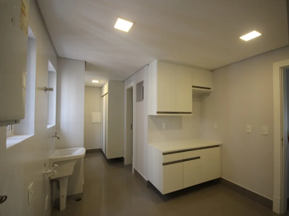Apartamento, 3 quartos, 285 m² - Foto 1