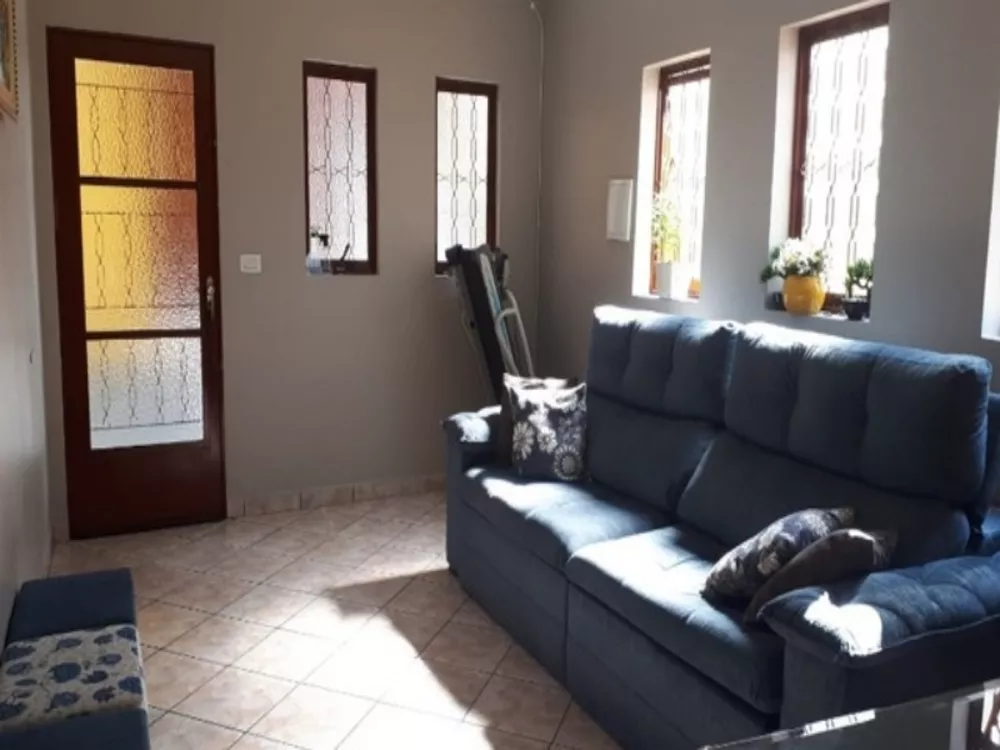 Casa à venda com 3 quartos, 130m² - Foto 2